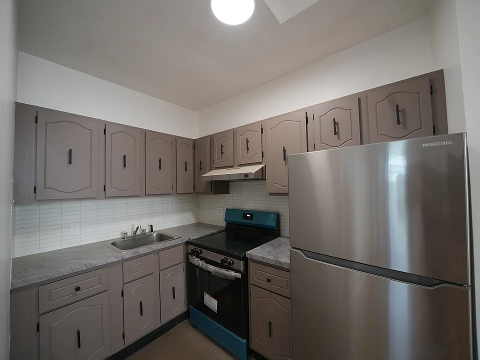 25 Temple St #1L