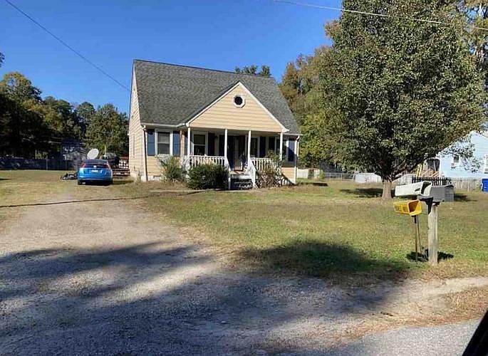 1st image of 23928 Fieldshire Ln