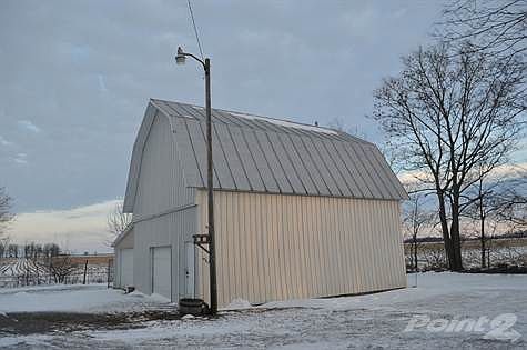 26x32 barn and lean to vinyl sided 2013