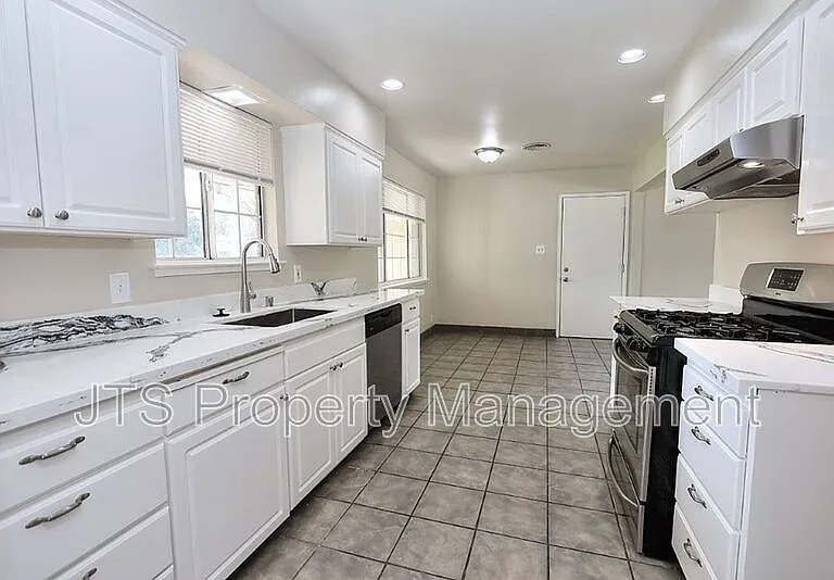 6565 S Land Park Dr — Photo 28