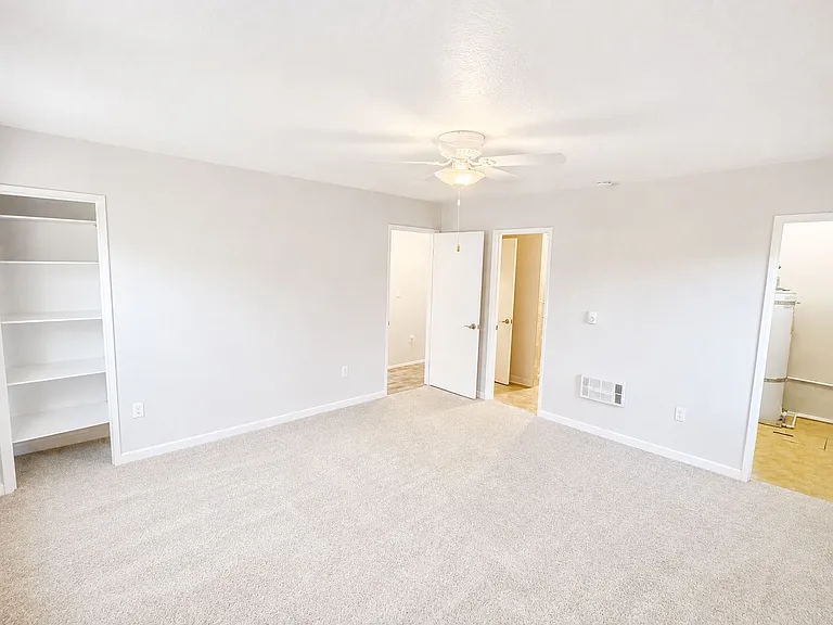 22213 NE 37th Ave — Photo 13
