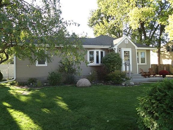 3rd image of 510 8th Ave S