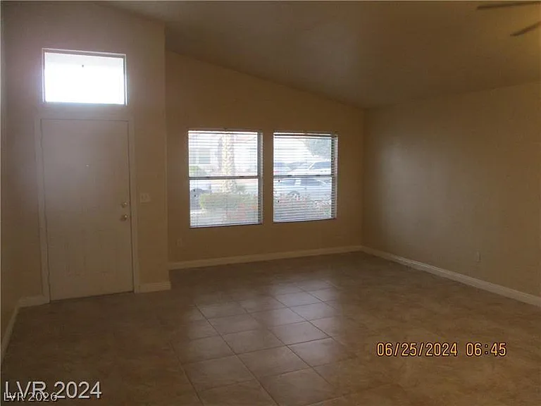 8216 Grassy Point Cir — Photo 4