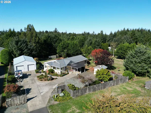1212 Ohio Ave NE, Bandon, OR 97411