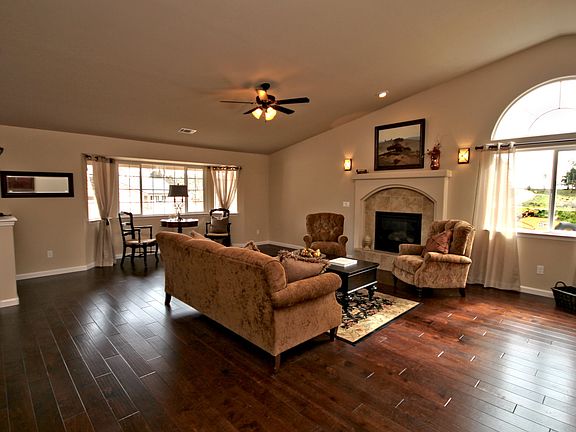 Open & Bright Floorplan