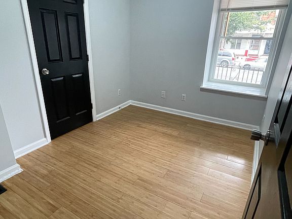 4th image of 908 N 48th St Suite 1