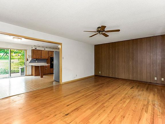 4th image of 16623 Fort Riley Rd
