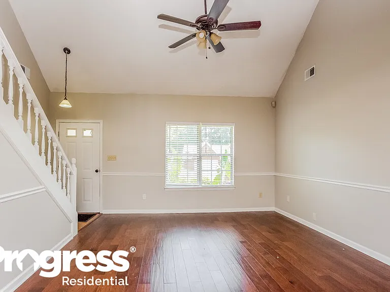 1862 Towson Ln — Photo 4