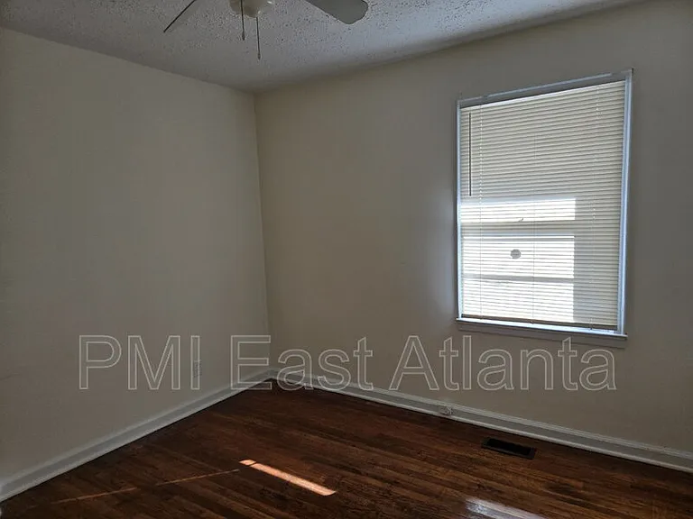 2332 Carey Dr SE — Photo 4