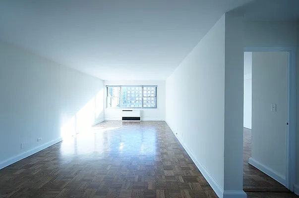 Rented by Bond New York | media 27