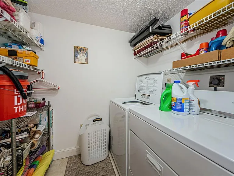 1151 Pine Ridge Cir W #F1 — Photo 29