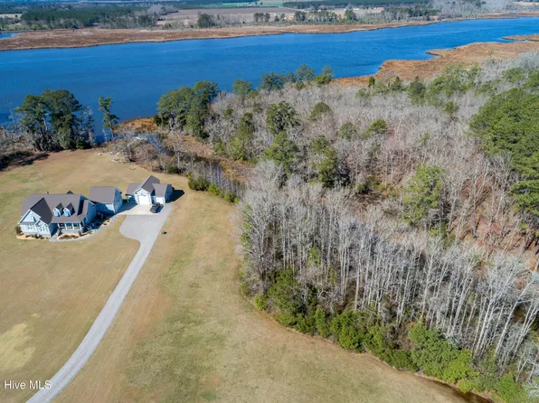 39 Highway 1767, Pinetown, NC 27865