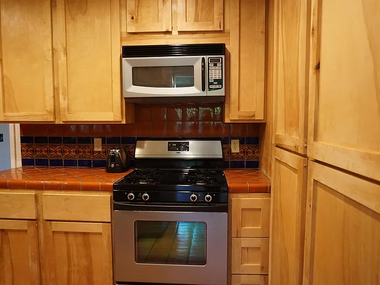 527 N Plaza Amigo — Photo 14