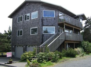 115 13th Ave, Seaside, OR 97138