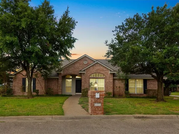 200 Toluca Trl, Hewitt, TX 76643