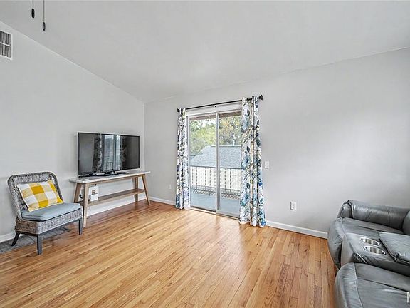 5th image of 1005 Missouri Ave