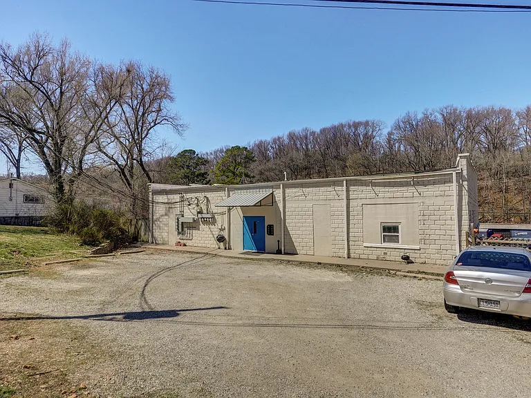 22140 Main St #1 — Photo 13
