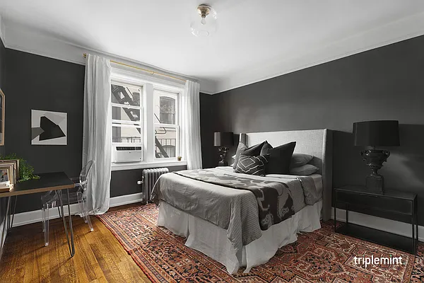 Sold by Triplemint | media 7