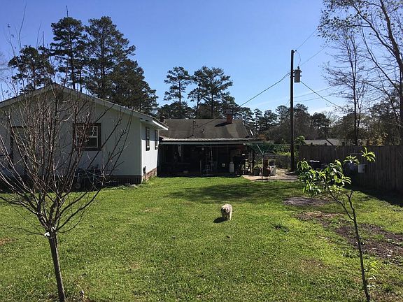 3rd image of 109 W Hills Dr