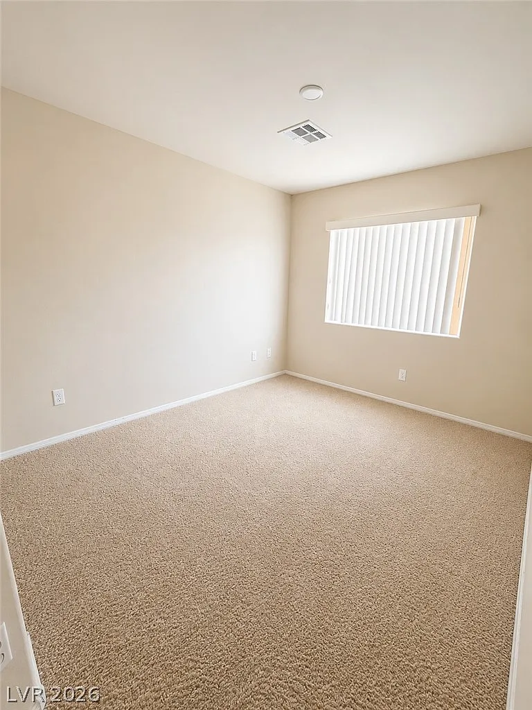 3 bed, 2.5 bath, 2267 sqft, $2,000 — Photo 4