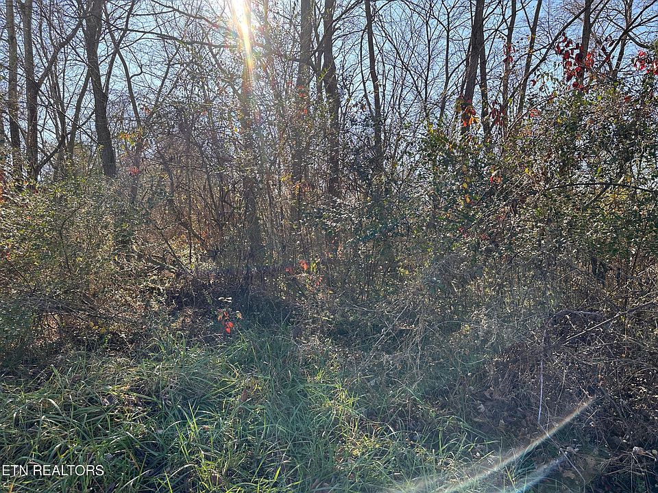 1st image of Hillcrest Dr