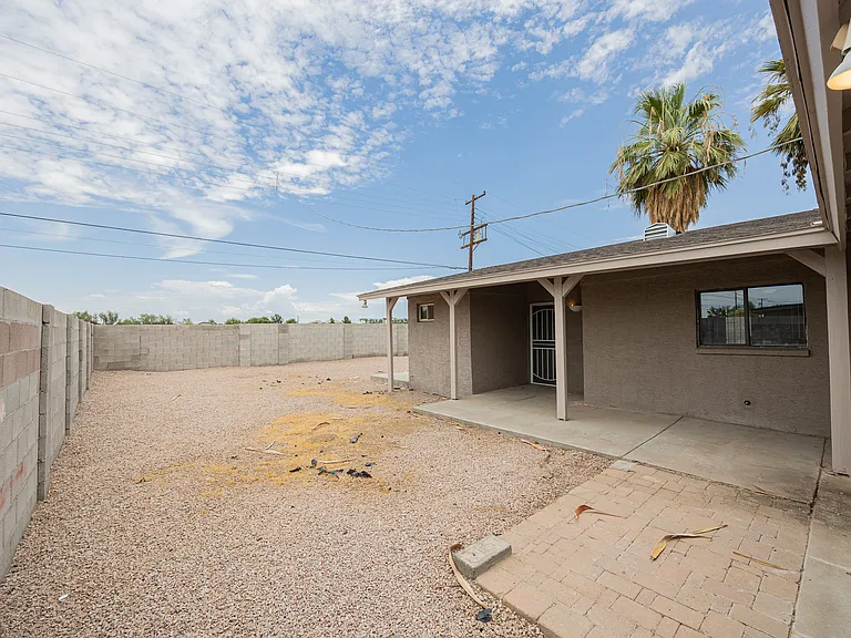 2062 E Nancy Ln — Photo 25