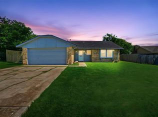 6103 SW Park Ave, Lawton, OK 73505