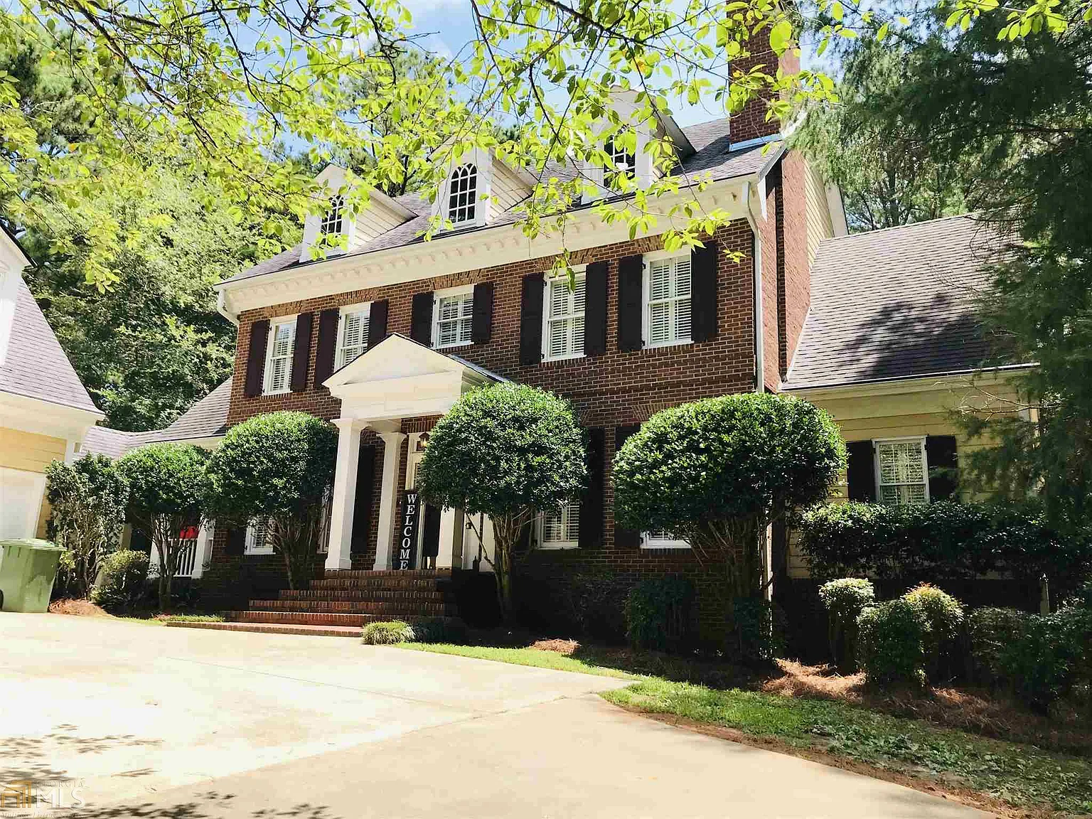 256 Westchester Dr photo 1