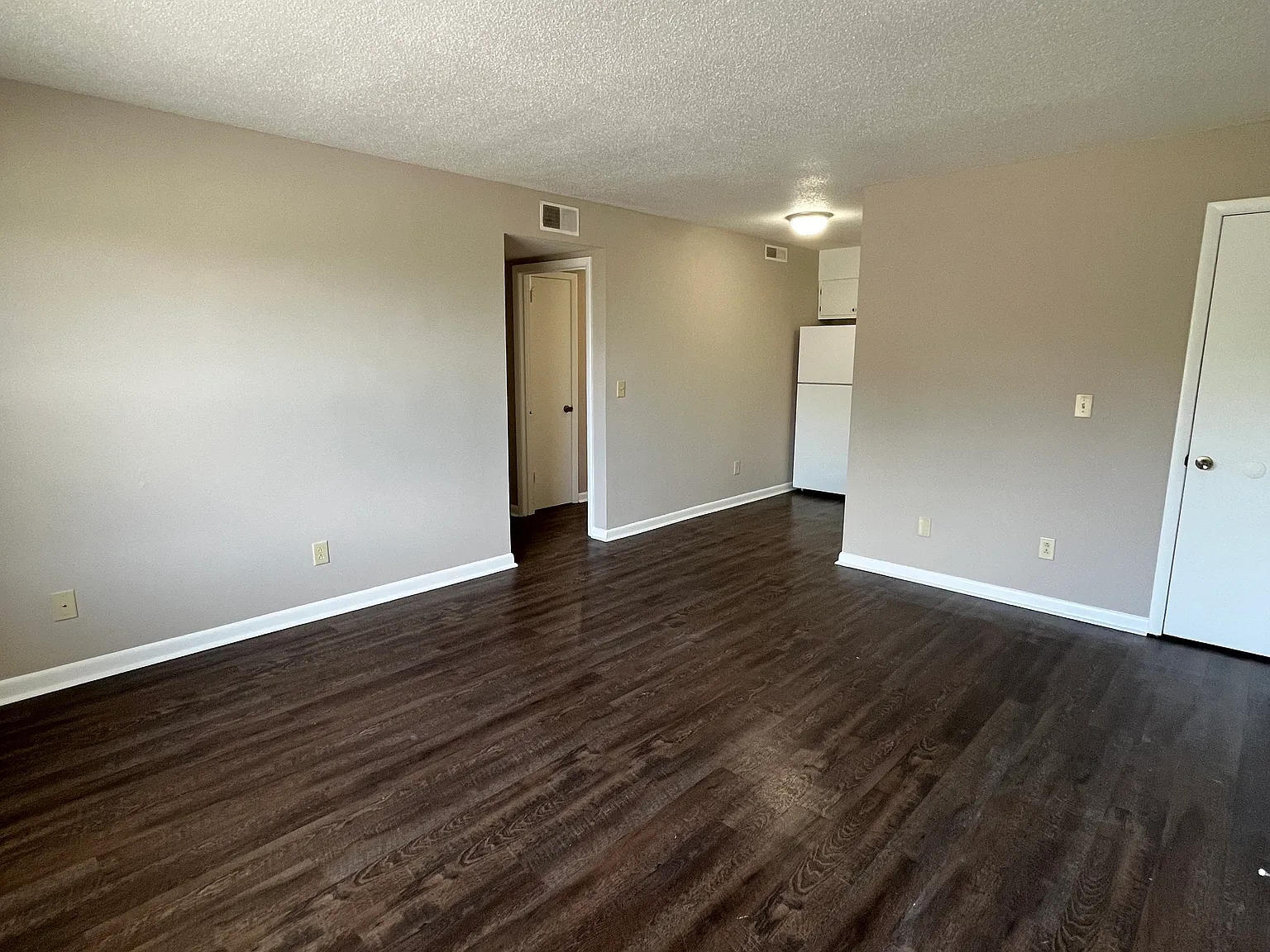 2 bed, 850 sqft, $1,000 — Photo 2