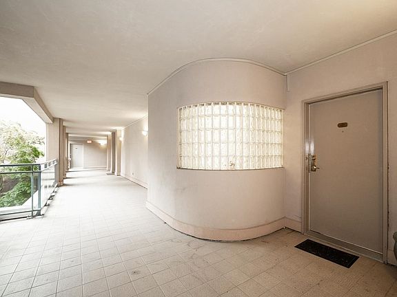 2nd image of 2628 Ash St #204