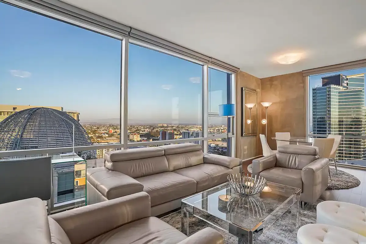 2 bed, 2.0 bath, $6,125 — Photo 2
