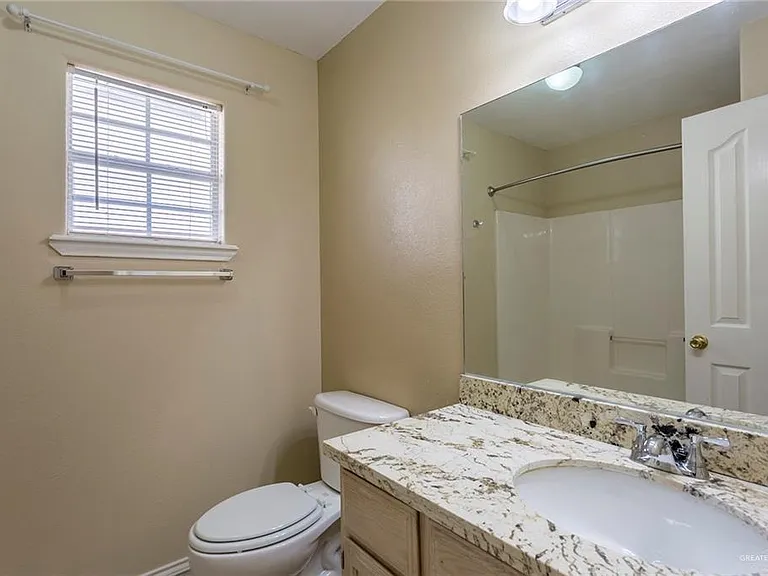 2621 Quamasia Ave — Photo 8