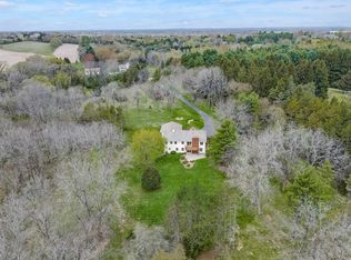 W314S6130 Dable Rd, Mukwonago, WI 53149