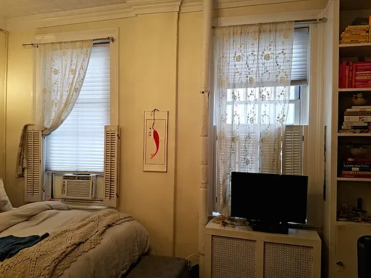 Rented by Keller Williams NYC | media 32