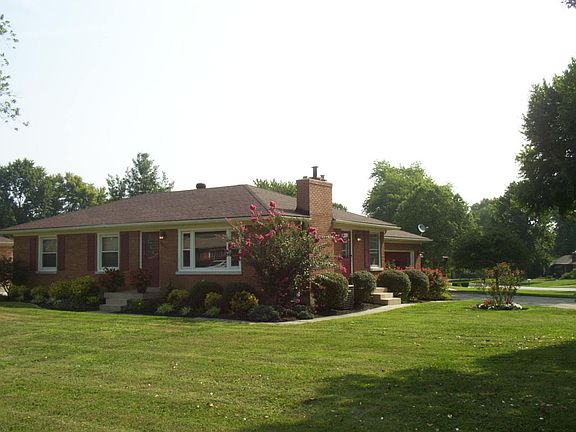 3rd image of 9807 Highcrest Ave