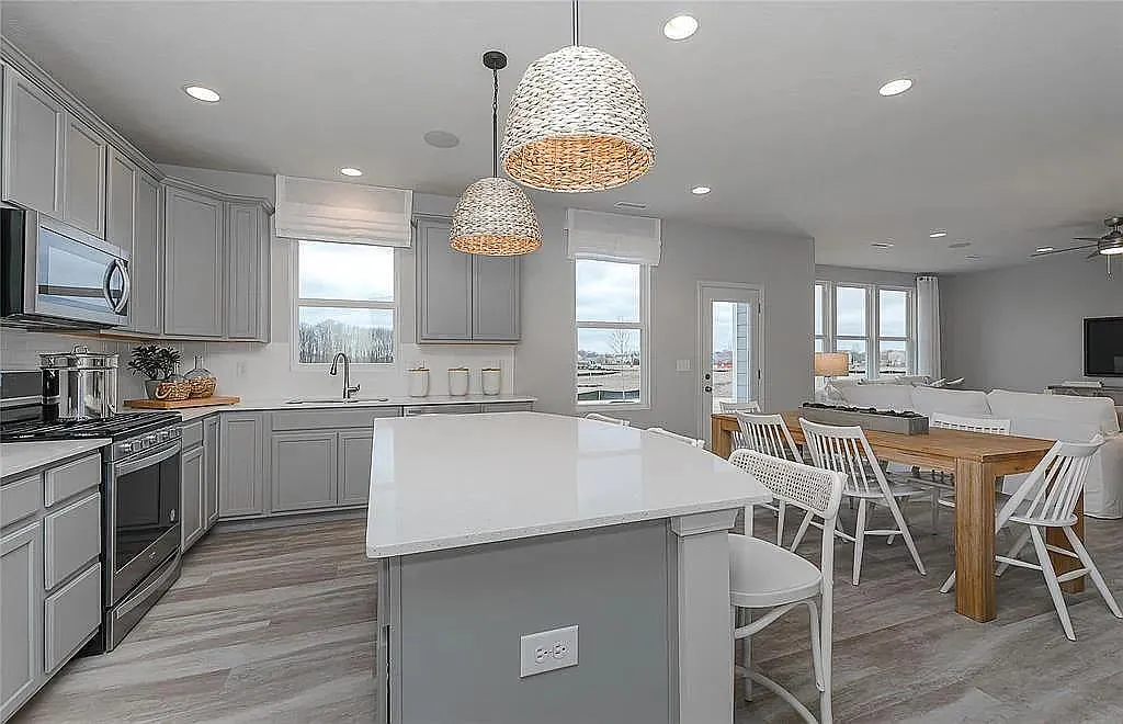 Building Photo - 4957 Oak Hill Dr