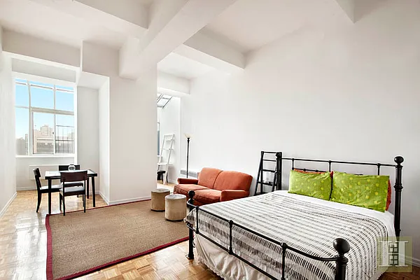 Rented by Halstead Real Estate | media 27