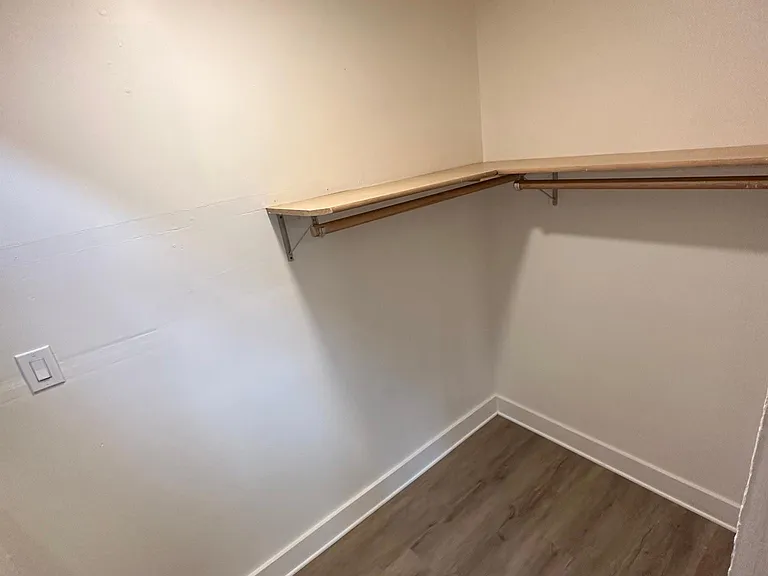 1231 G St — Photo 15
