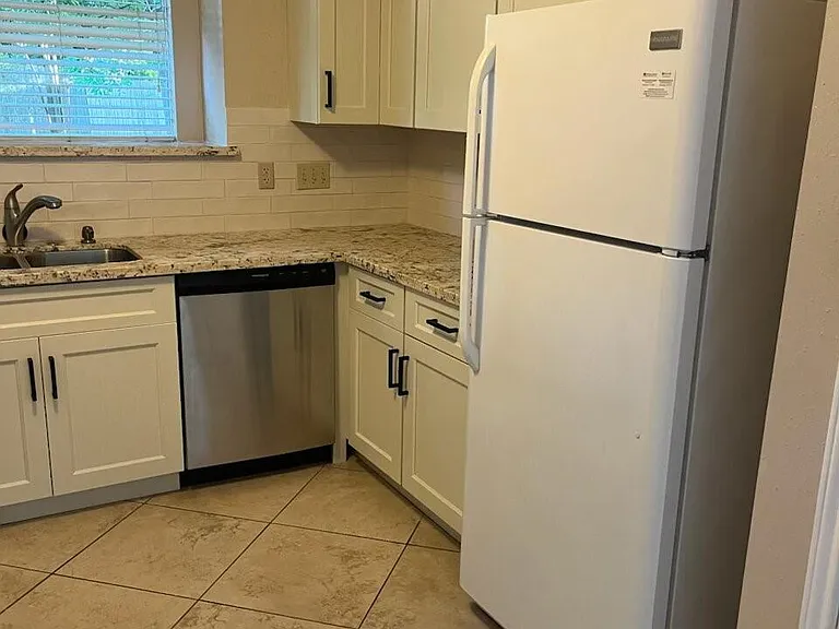 2406 Broken Elm Dr — Photo 4