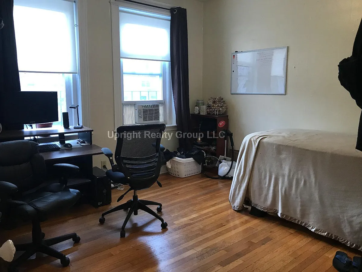 Photo 1 of 6 - 99 Gordon St #14 - Boston, MA Primary Photo - 99 Gordon St #14