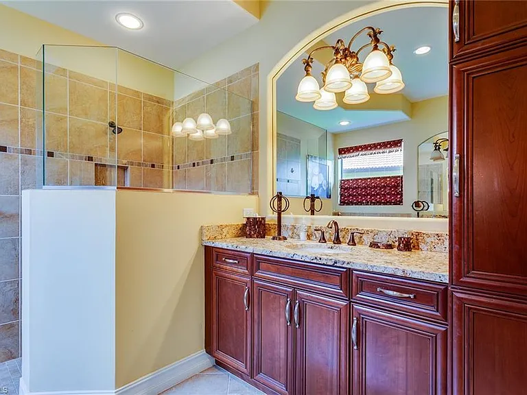 7771 Cottesmore Dr — Photo 24