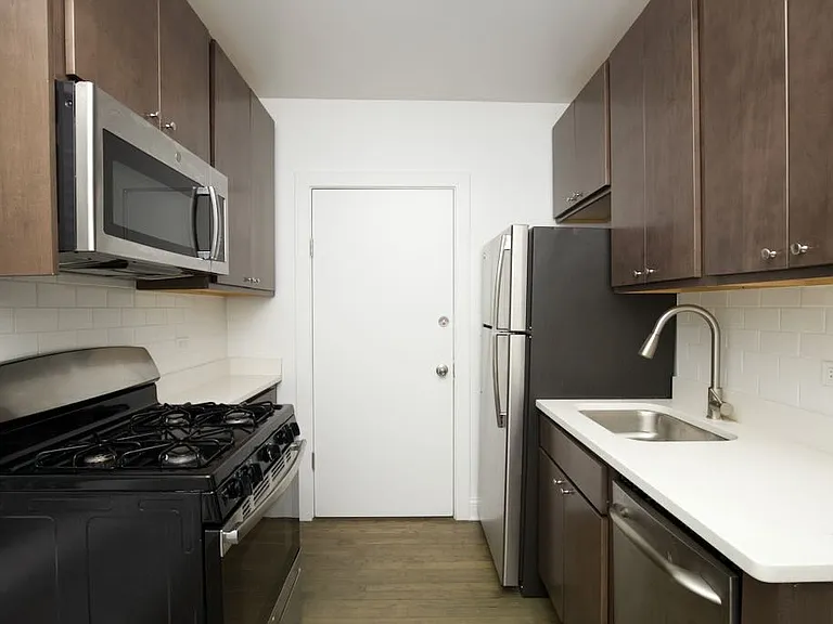 2641 N Spaulding Ave #E2 — Photo 2