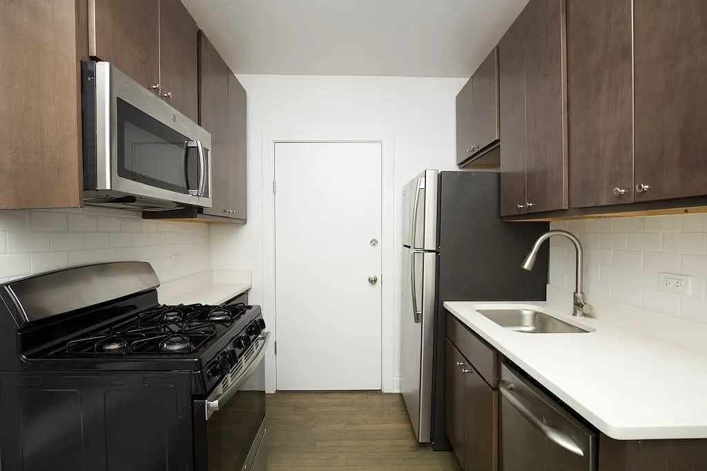 Building Photo - 2641 N Spaulding Ave #E2