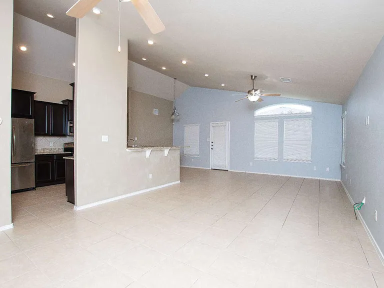 409 Rowdy Dr — Photo 8