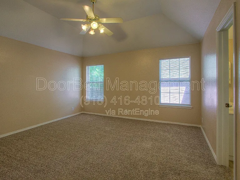 2520 W Honolulu St — Photo 22