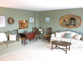 3 Summit Dr APT 27, Reading, MA 01867