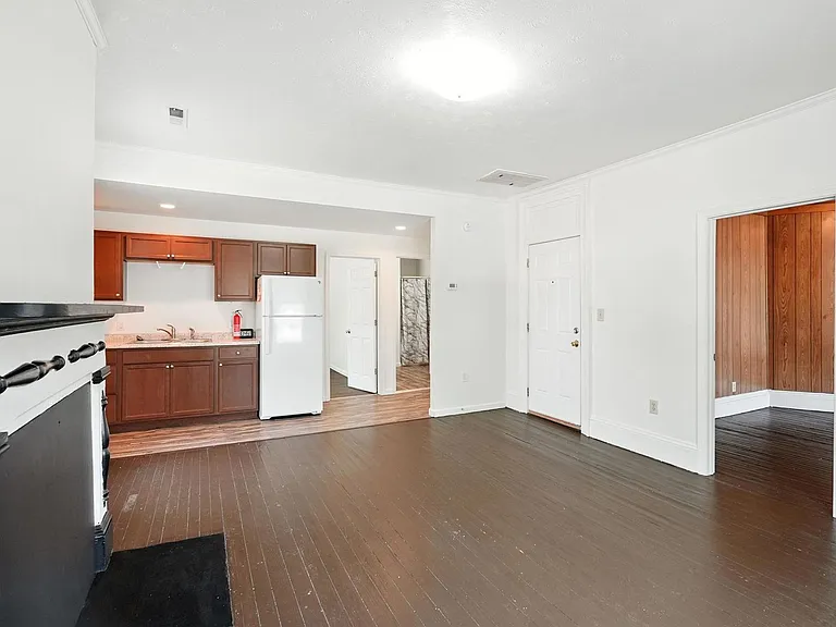 312 1st Ave — Photo 14