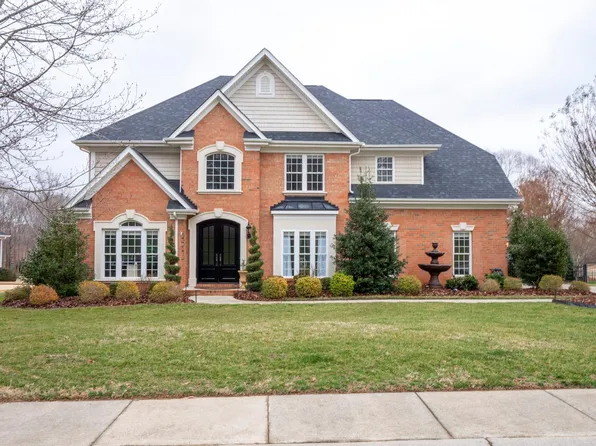 7166 Three Wood Dr, Matthews, NC 28104