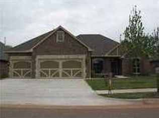 19812 Crest Ridge Dr, Edmond, OK 73012