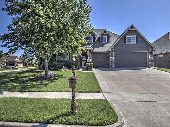 2nd image of 10547 N 120th East Ave